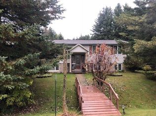 5625 Quail Cir, Manitowoc, WI 54220