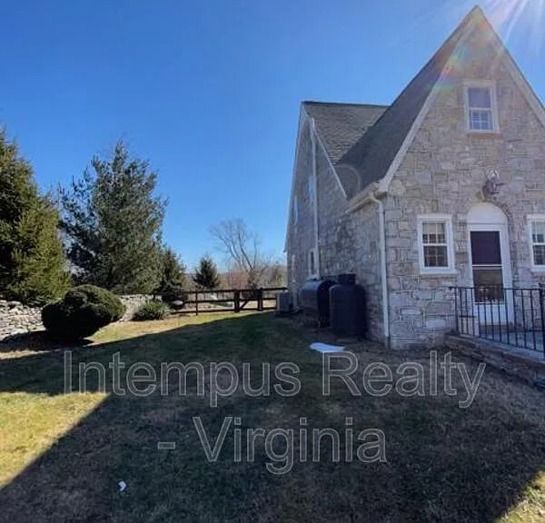 2663 Halfway Rd — Photo 4