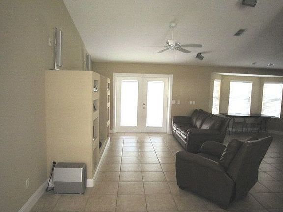 2nd image of 106 Bayside Dr