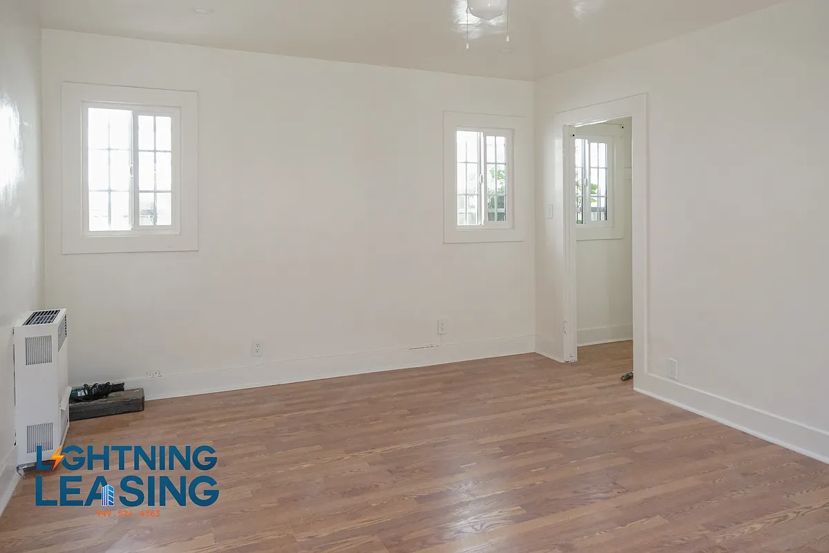 Building Photo - 1318 N Serrano Ave #1318