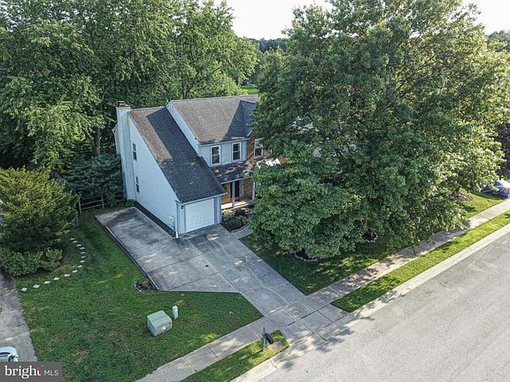 4th image of 127 S Kingscroft Dr