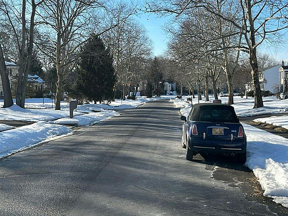 4th image of 15 Appomattox Dr