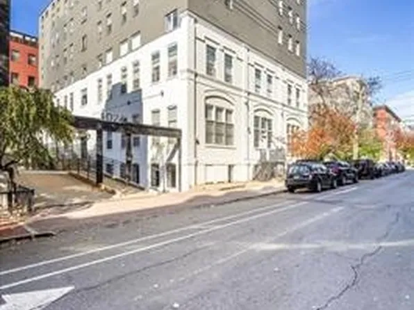 1024 Clinton Street image 17 of 17