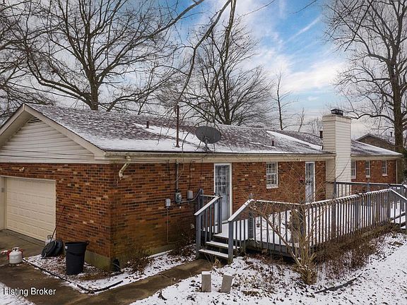 3rd image of 292 Meadowview Dr