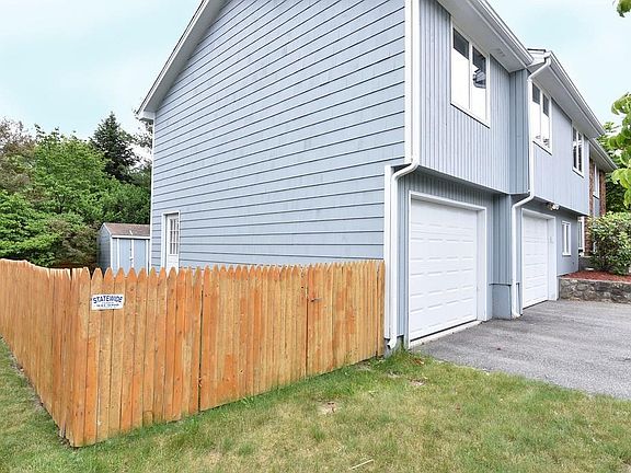 5th image of 4 Marigold Cir