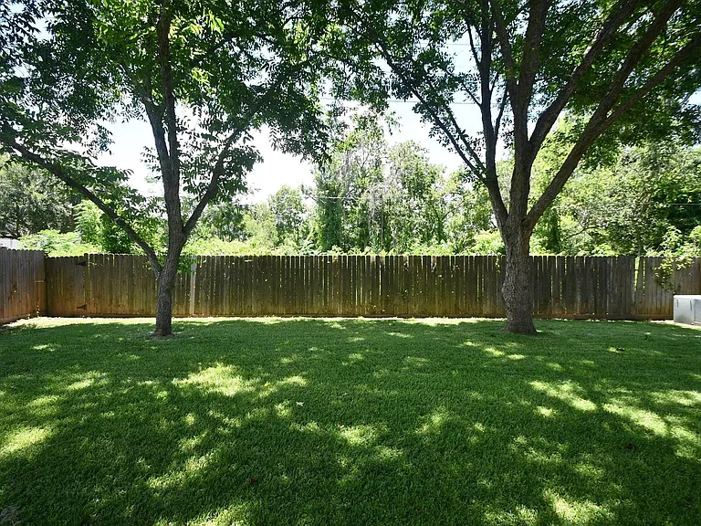 2303 Old Dixie Dr — Photo 41