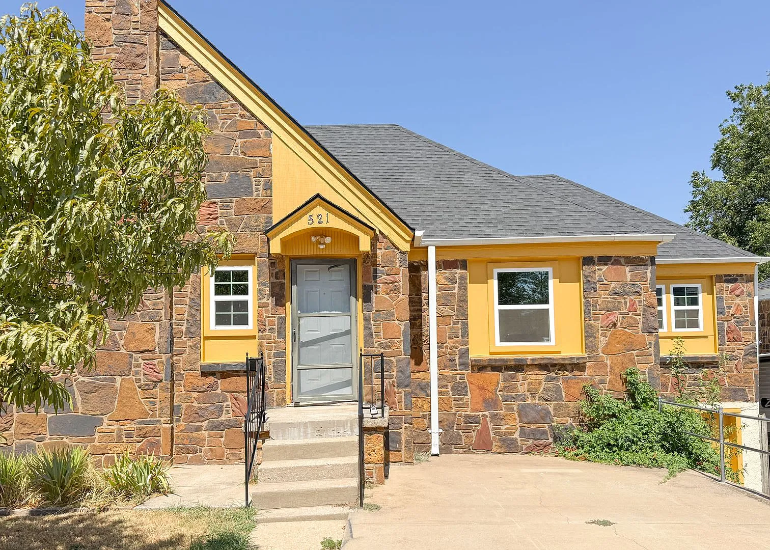 2-bedroom, 1-bathroom home in SW OKC! — Photo 1