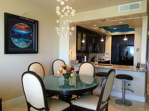 Dining Area looking into kitchen