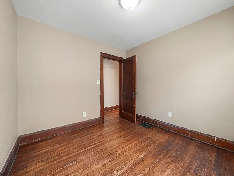 683 E Whittier St — Photo 16