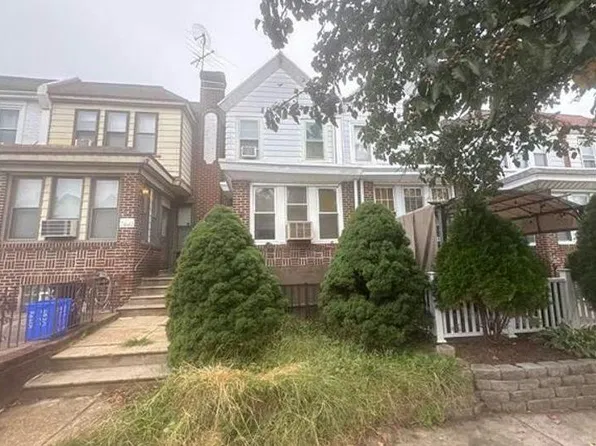 5932 Reach St, Philadelphia, PA 19120