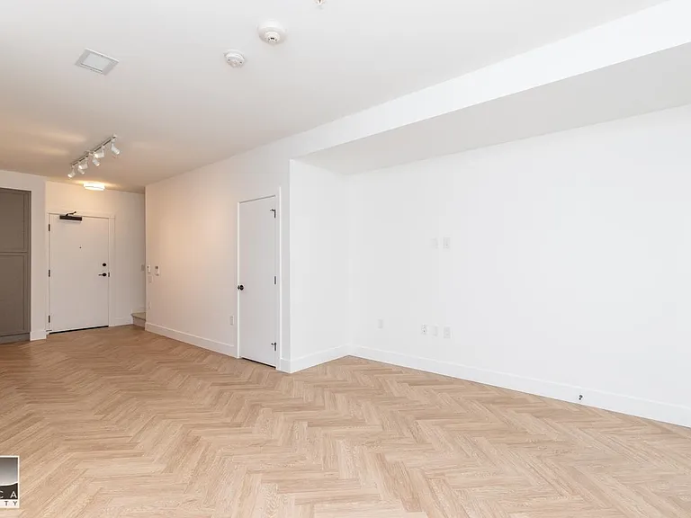 9278 Slopes Mews #2 — Photo 10