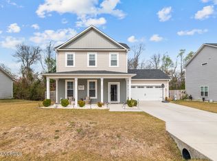 304 Holbrook Ln, Hubert, NC 28539