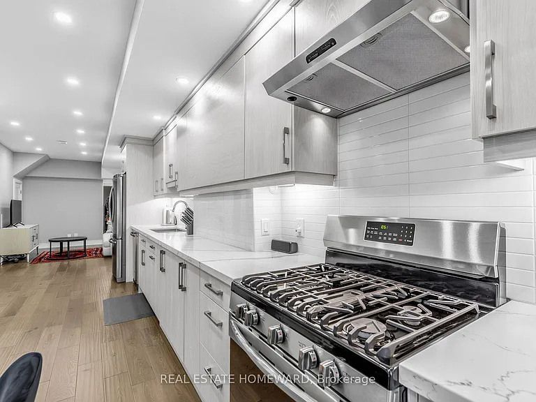 133 Cowan Ave #UPPER — Photo 13