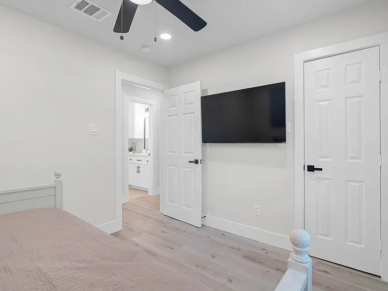 3138 Sunbeam St — Photo 35