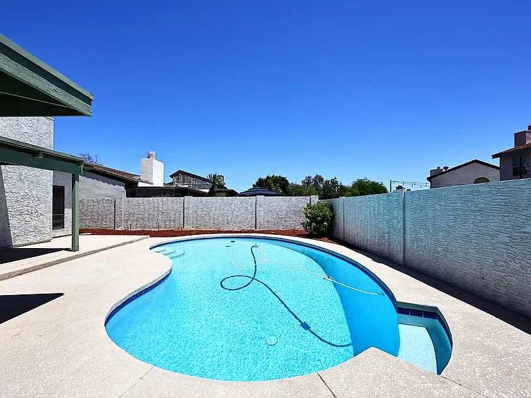 1627 E Redfield Rd — Photo 38