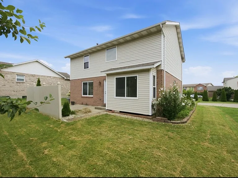 7649 Tollgate Ct — Photo 37