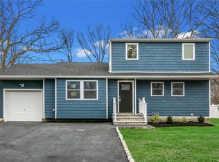 38 Crocus Ln, Commack, NY 11725