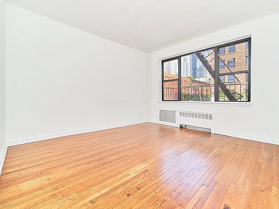 2nd image of 400 W 45th St APT 5D