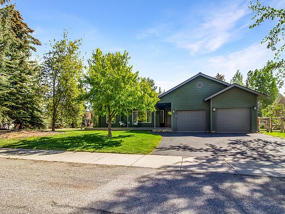 2nd image of 540 Angela Dr