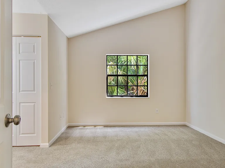 100B Coral Reef Ct N — Photo 11
