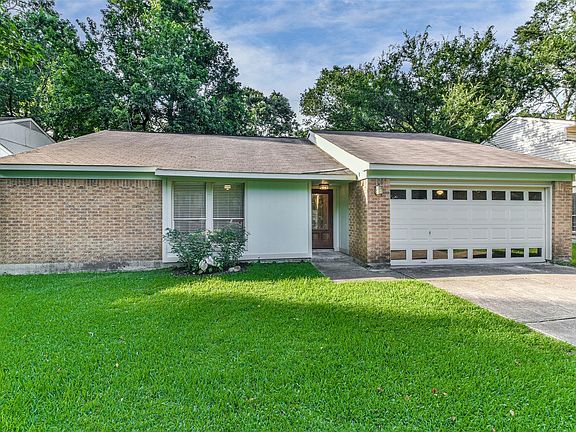 3rd image of 3231 Village Park Dr
