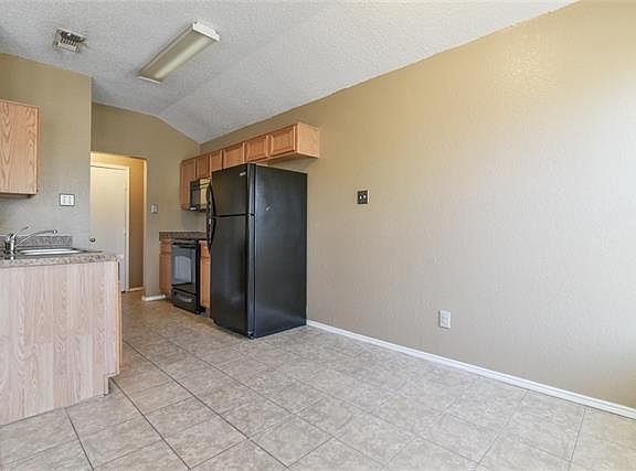 4th image of 2366 Kelton St