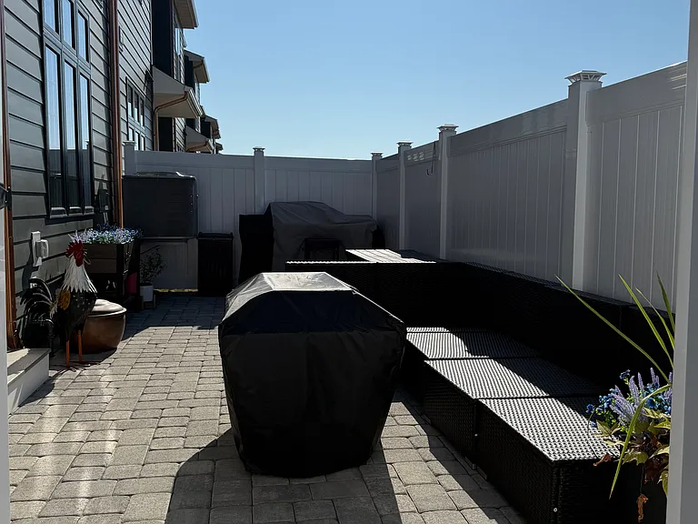 401 Cranford Way — Photo 32