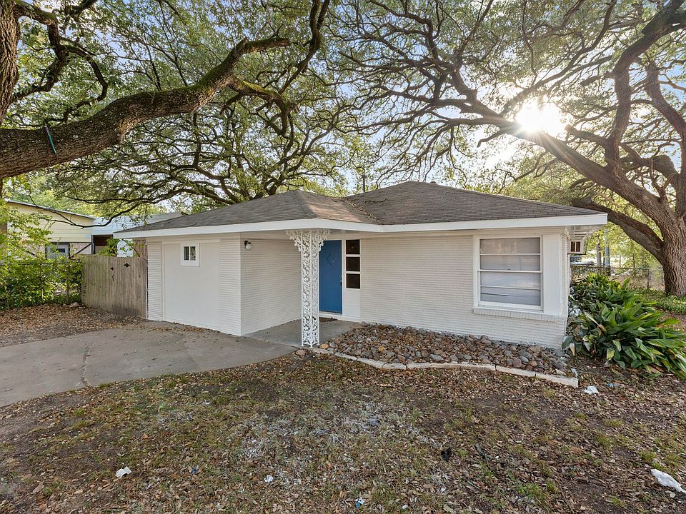 1st image of 206 George Bush Dr