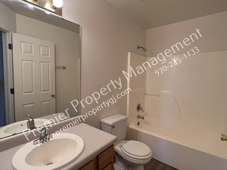 2527 Shetland Dr #A — Photo 10
