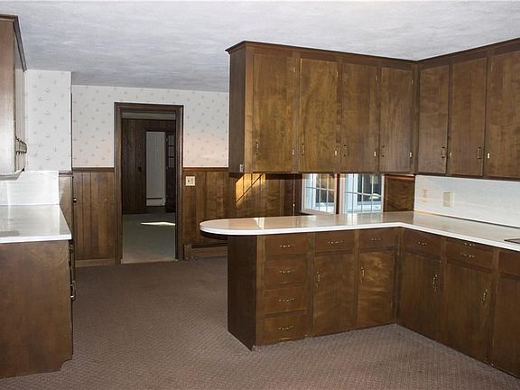 4th image of 21 Intervale Dr