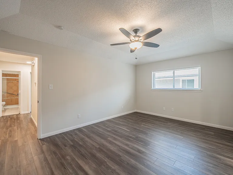 1100 Purdue Dr — Photo 18