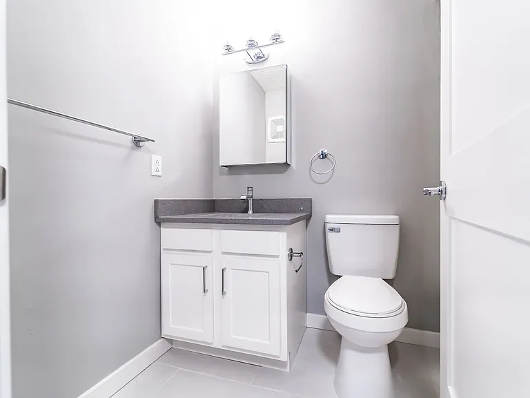 OakWood Park -- No up-front security deposit required! — Photo 11