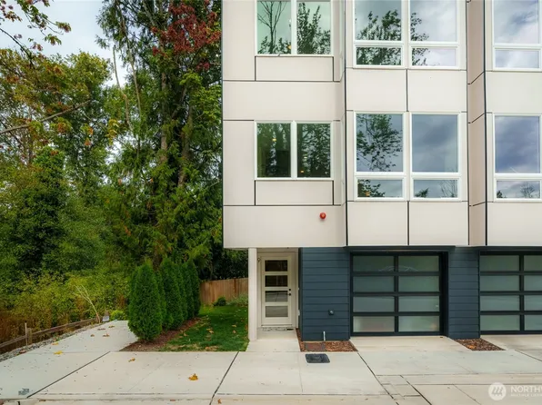 12225 Roseberg Avenue S #9, Seattle, WA 98168
