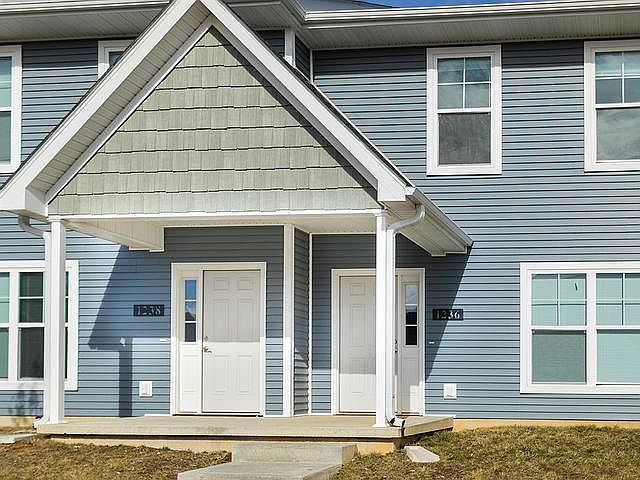 1st image of 1218 W Rangeview Cir #1218
