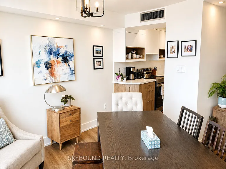 1360 Rathburn Rd E #1705 — Photo 10