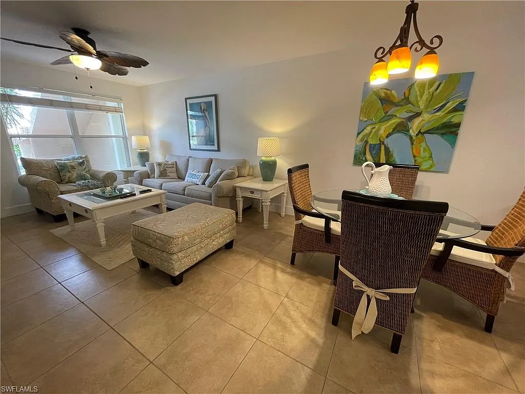 2 bed, 2.0 bath, 1076 sqft, $5,500 — Photo 2