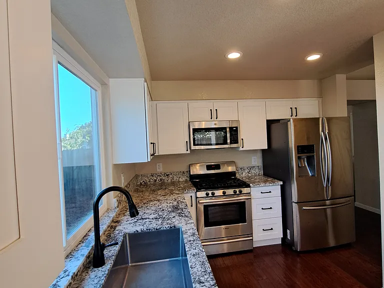 3438 Parker St — Photo 6