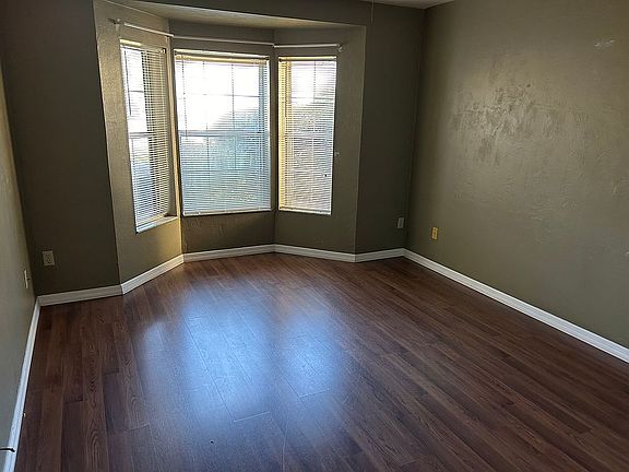 2nd image of 310 Glenbriar Cir