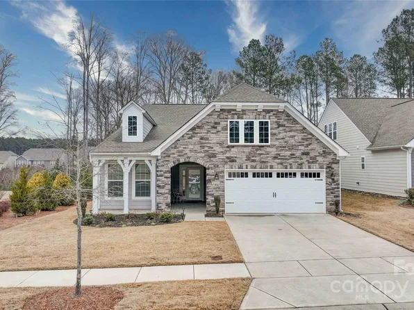201 Picasso Trl, Mount Holly, NC 28120