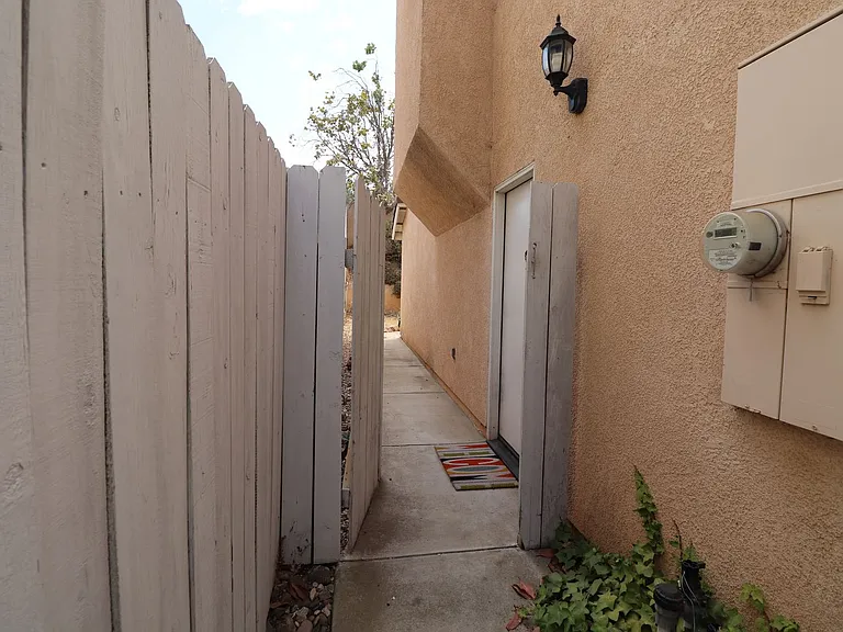 926 Louisa Ter — Photo 12
