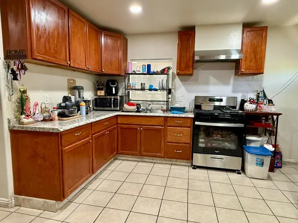 1118 N Augusta St, Fresno, CA 93701