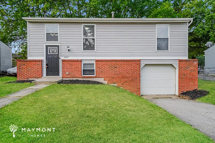 3 bed, 2.0 bath, 1456 sqft, $1,795 — Photo 1