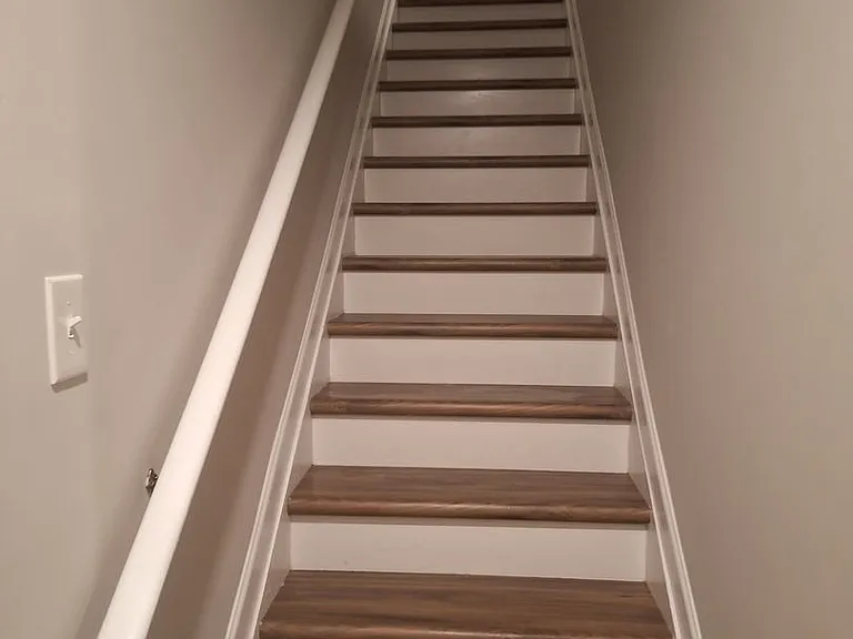 220 Turner Ln — Photo 16