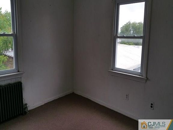 5th image of 745 Donald Ave