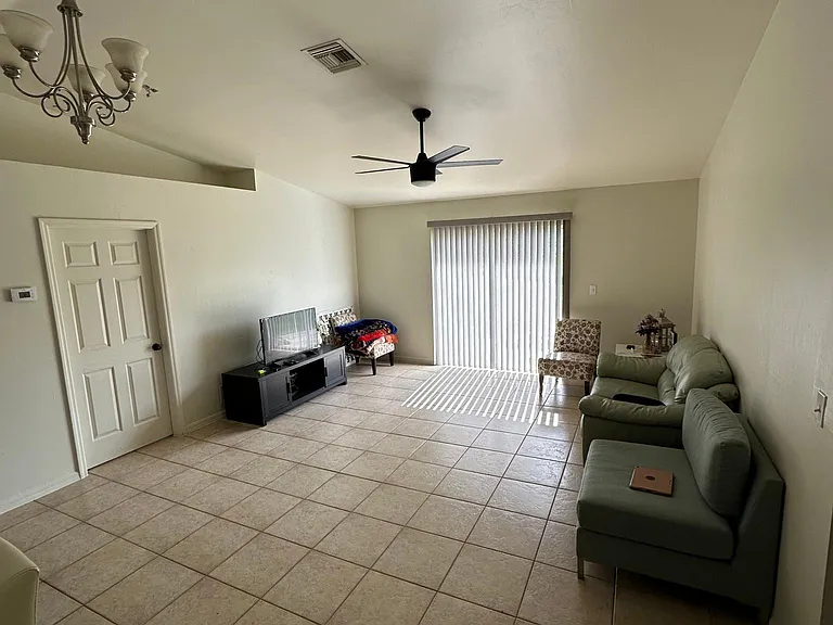 5027 Benton St — Photo 13