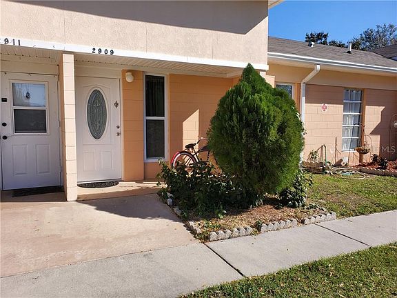 3rd image of 2909 Club Cir