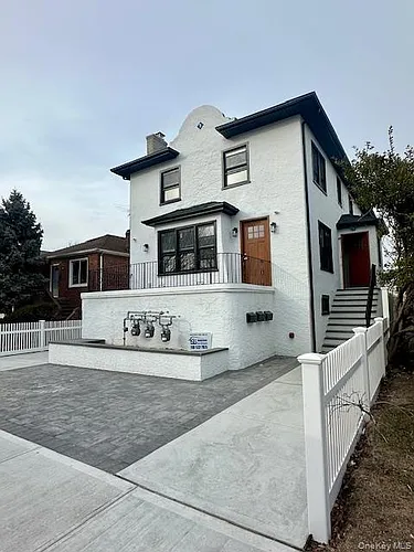 361 E Olive St Photo 1