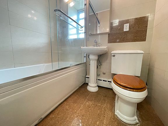 5th image of 36 Duncan Ave #47E