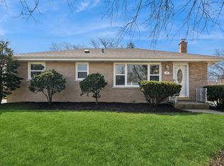 17 W 55th Pl, Westmont, IL