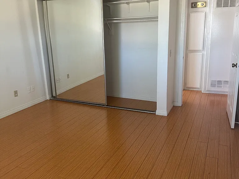 14116 Tiara St #6 — Photo 11